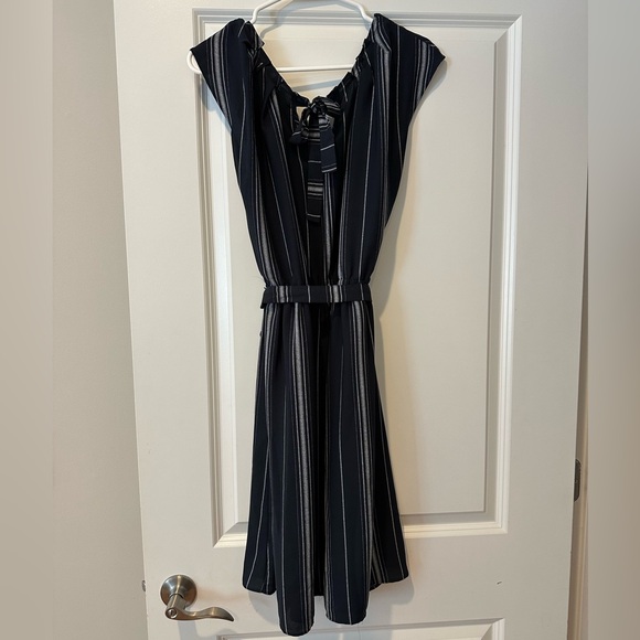 LC Lauren Conrad Blue and White Striped Dress Size Medium - Picture 4 of 4